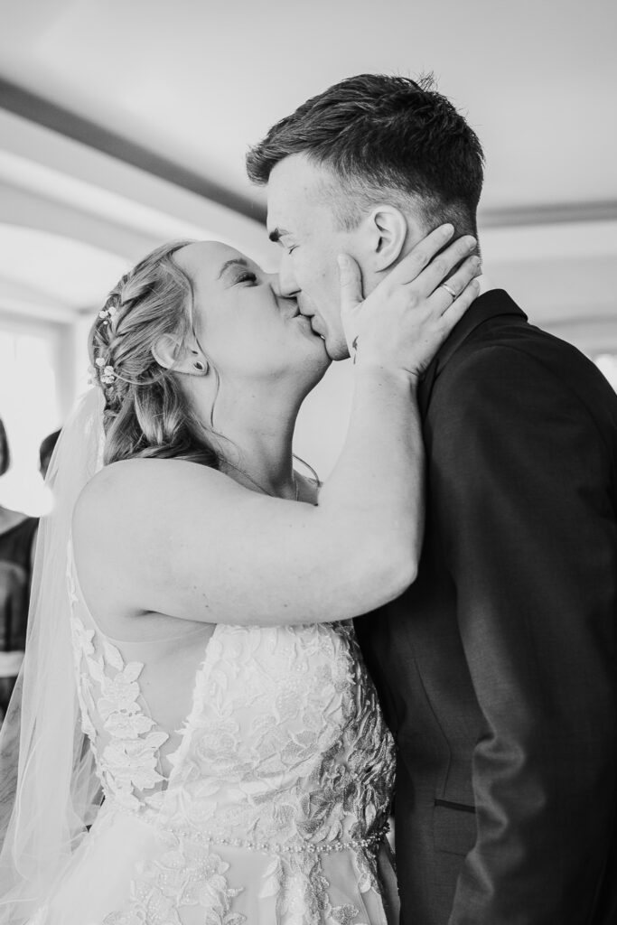 Hochzeiten, Hochzeit, Hochzeitsfotografie, Hochzeitsfotograf, Hochzeitsfotografin, natürliche Hochzeitsreportagen, Ludwigshafen, natürliche Hochzeitsfotografie, Ganztagesreportagen, Mannheim, Pfalz, Heidelberg, Frankfurt, Karlsruhe, Ludwigshafen, ewige Erinnerungen, eure Erinnerungen, kleine und große Momente, authentische Hochzeitsfotografie, Hochzeitsfotograf in der Nähe, Hochzeitsfotos Pfalz, Hochzeitsfotograf Hessen, Hochzeitsbilder Karlsruhe, Hochzeitsbilder Mannheim, Hochzeitsbilder Frankfurt, Hochzeitsfotos Saarland, natürliche Hochzeitsfotos, Hochzeitsfotos, Hochzeit Fotos, Hochzeitsshooting, After Wedding Shooting, After Wedding Fotos, besondere Fotos Hochzeit, Hochzeitsreportage, lebendige Hochzeitsfotos, ungestellte Hochzeitsfotos, Geschenk zur Hochzeit, Fotos Junggesellinnen Abschied, Junggesellinnenabschied, Bilder Junggesellinnen, Fotos nach der Hochzeit, authentische Fotografie, liebevolle Bilder