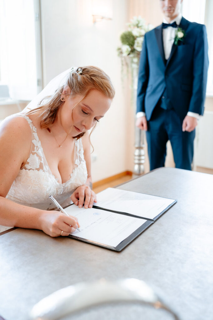 Hochzeiten, Hochzeit, Hochzeitsfotografie, Hochzeitsfotograf, Hochzeitsfotografin, natürliche Hochzeitsreportagen, Ludwigshafen, natürliche Hochzeitsfotografie, Ganztagesreportagen, Mannheim, Pfalz, Heidelberg, Frankfurt, Karlsruhe, Ludwigshafen, ewige Erinnerungen, eure Erinnerungen, kleine und große Momente, authentische Hochzeitsfotografie, Hochzeitsfotograf in der Nähe, Hochzeitsfotos Pfalz, Hochzeitsfotograf Hessen, Hochzeitsbilder Karlsruhe, Hochzeitsbilder Mannheim, Hochzeitsbilder Frankfurt, Hochzeitsfotos Saarland, natürliche Hochzeitsfotos, Hochzeitsfotos, Hochzeit Fotos, Hochzeitsshooting, After Wedding Shooting, After Wedding Fotos, besondere Fotos Hochzeit, Hochzeitsreportage, lebendige Hochzeitsfotos, ungestellte Hochzeitsfotos, Geschenk zur Hochzeit, Fotos Junggesellinnen Abschied, Junggesellinnenabschied, Bilder Junggesellinnen, Fotos nach der Hochzeit, authentische Fotografie, liebevolle Bilder