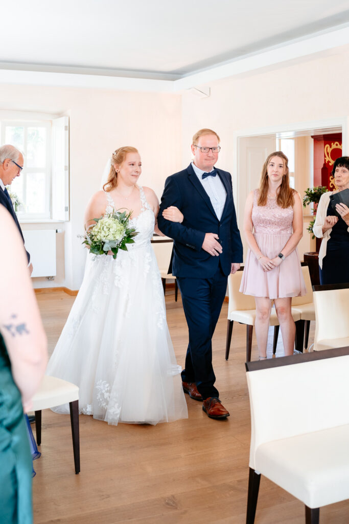 Hochzeiten, Hochzeit, Hochzeitsfotografie, Hochzeitsfotograf, Hochzeitsfotografin, natürliche Hochzeitsreportagen, Ludwigshafen, natürliche Hochzeitsfotografie, Ganztagesreportagen, Mannheim, Pfalz, Heidelberg, Frankfurt, Karlsruhe, Ludwigshafen, ewige Erinnerungen, eure Erinnerungen, kleine und große Momente, authentische Hochzeitsfotografie, Hochzeitsfotograf in der Nähe, Hochzeitsfotos Pfalz, Hochzeitsfotograf Hessen, Hochzeitsbilder Karlsruhe, Hochzeitsbilder Mannheim, Hochzeitsbilder Frankfurt, Hochzeitsfotos Saarland, natürliche Hochzeitsfotos, Hochzeitsfotos, Hochzeit Fotos, Hochzeitsshooting, After Wedding Shooting, After Wedding Fotos, besondere Fotos Hochzeit, Hochzeitsreportage, lebendige Hochzeitsfotos, ungestellte Hochzeitsfotos, Geschenk zur Hochzeit, Fotos Junggesellinnen Abschied, Junggesellinnenabschied, Bilder Junggesellinnen, Fotos nach der Hochzeit, authentische Fotografie, liebevolle Bilder
